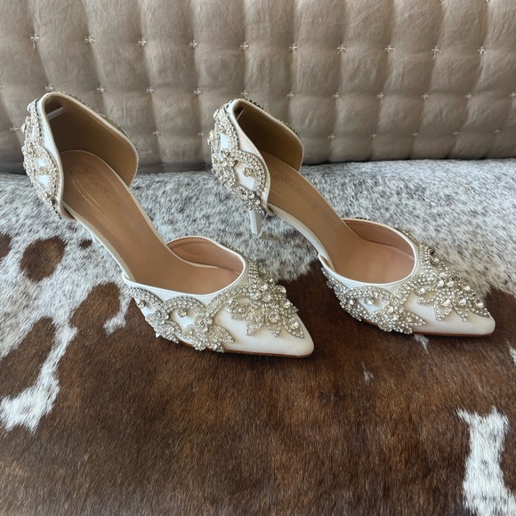 Perfect wedding shoe! Size 8.5 - Picture 3 of 4